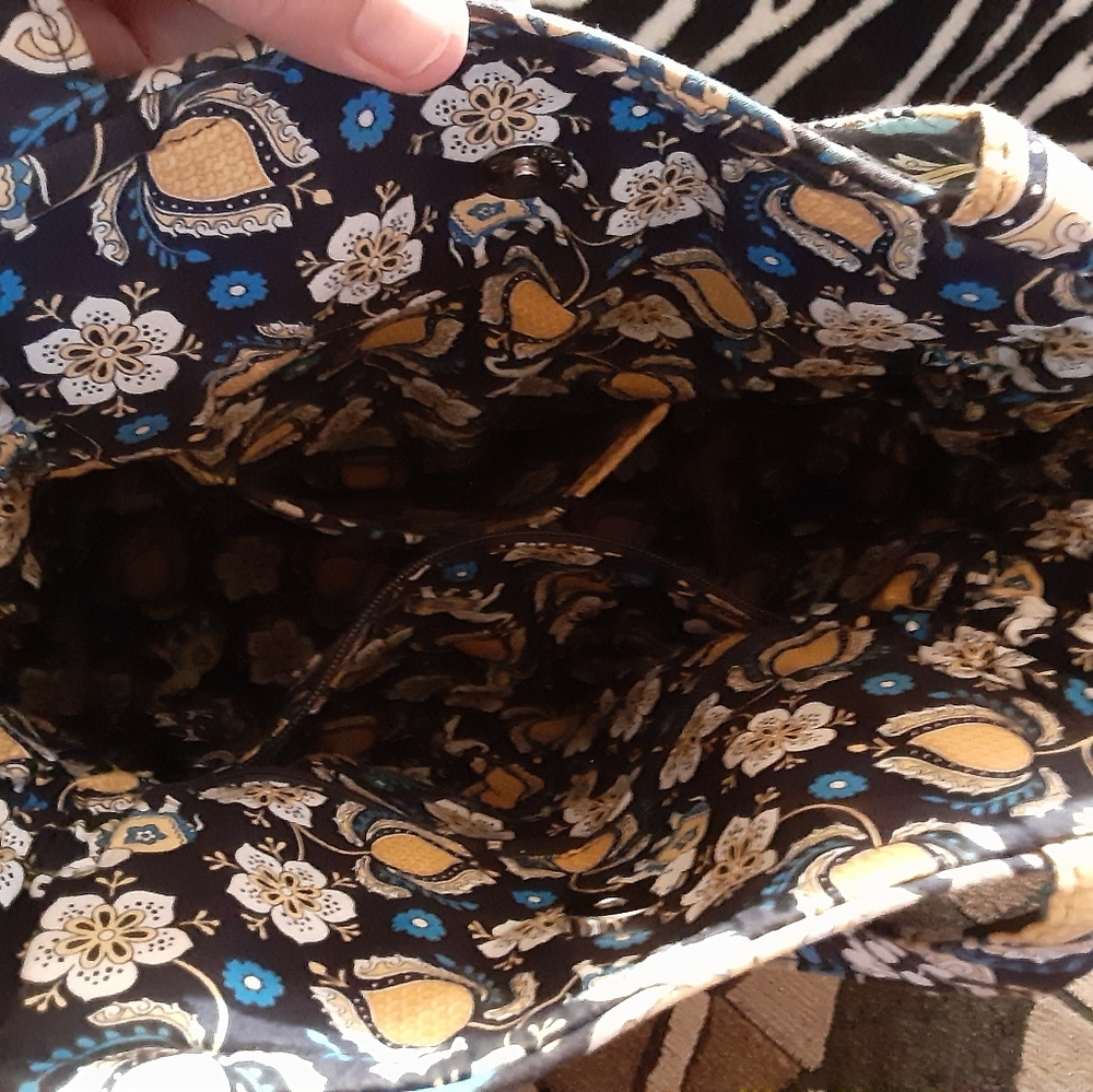 Vera Bradley Handbag - Picture 6 of 8